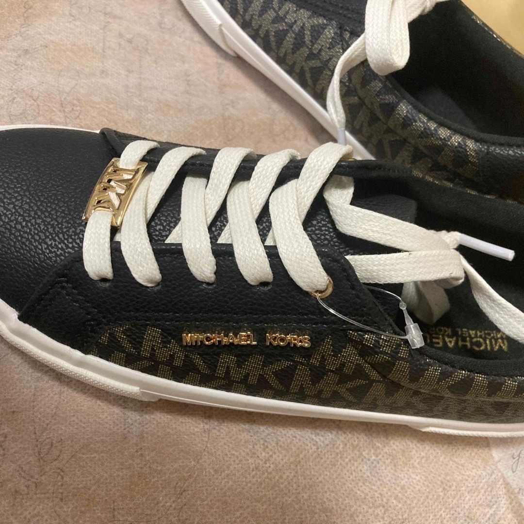 マイケルコース(MICHAEL KORS)スニーカー　新品