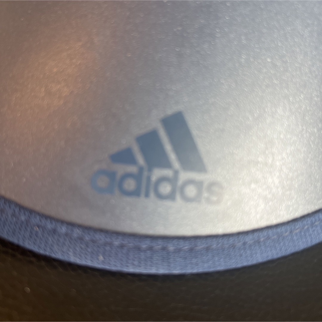 adidas(アディダス)のadidasサンバイザー レディースの帽子(その他)の商品写真