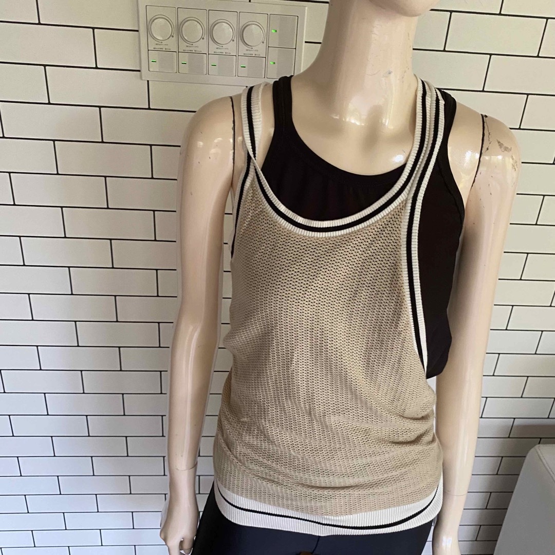 SPORTMAX（MAX MARA）(スポーツマックス)のスポーツマックス(SPORTMAX)美品！デザイン重ね着風タンクトップスポーツに レディースのトップス(タンクトップ)の商品写真