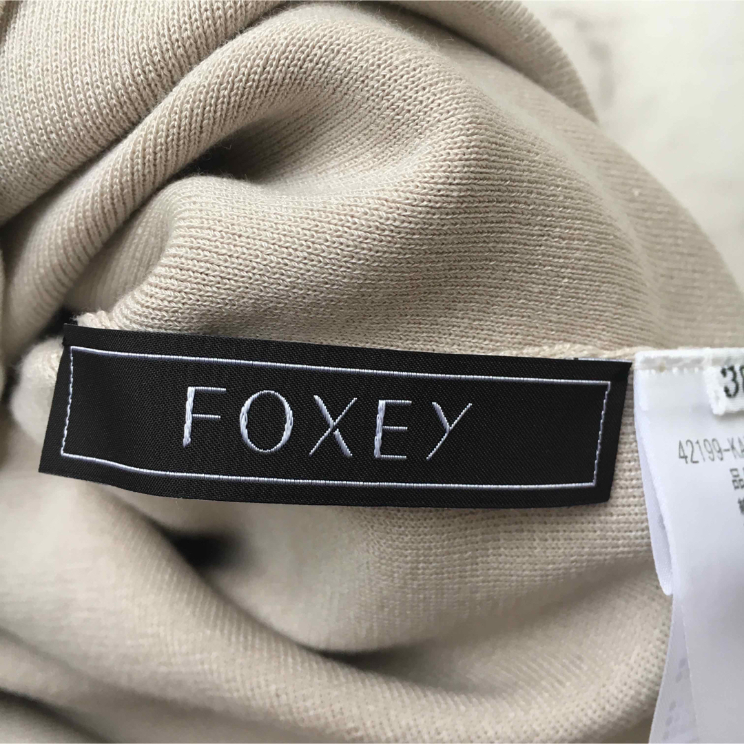 FOXEY(フォクシー)の美品　新作　FOXEY フォクシー  オンライン現行　ニット　トップス　 レディースのトップス(その他)の商品写真