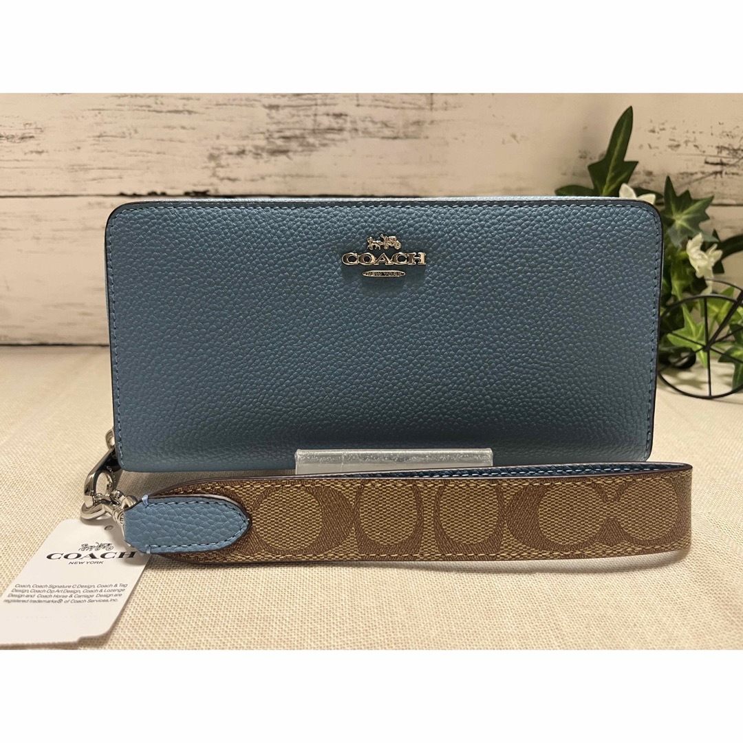 新作　新品　COACH　長財布