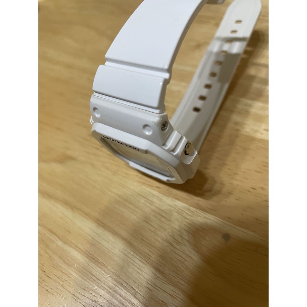 Baby-G(ベビージー)のBABY-G ホワイト BGD-5000-7JF メンズの時計(腕時計(デジタル))の商品写真
