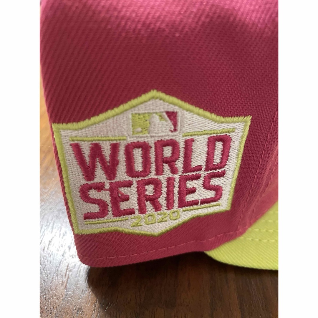 NEW ERA(ニューエラー)の（新品・未使用）NEW ERA LAドジャース　ベースボールキャップ　ピンク色 メンズの帽子(キャップ)の商品写真