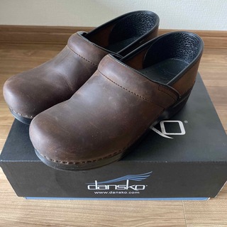 ダンスコ(dansko)のDANSKO ダンスコ ブラウン 38(ローファー/革靴)