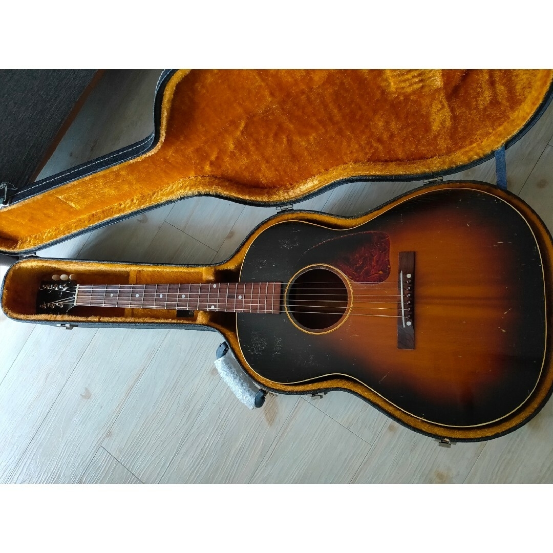 Gibson(ギブソン)の1952年製 GIBSON LG-1 楽器のギター(アコースティックギター)の商品写真