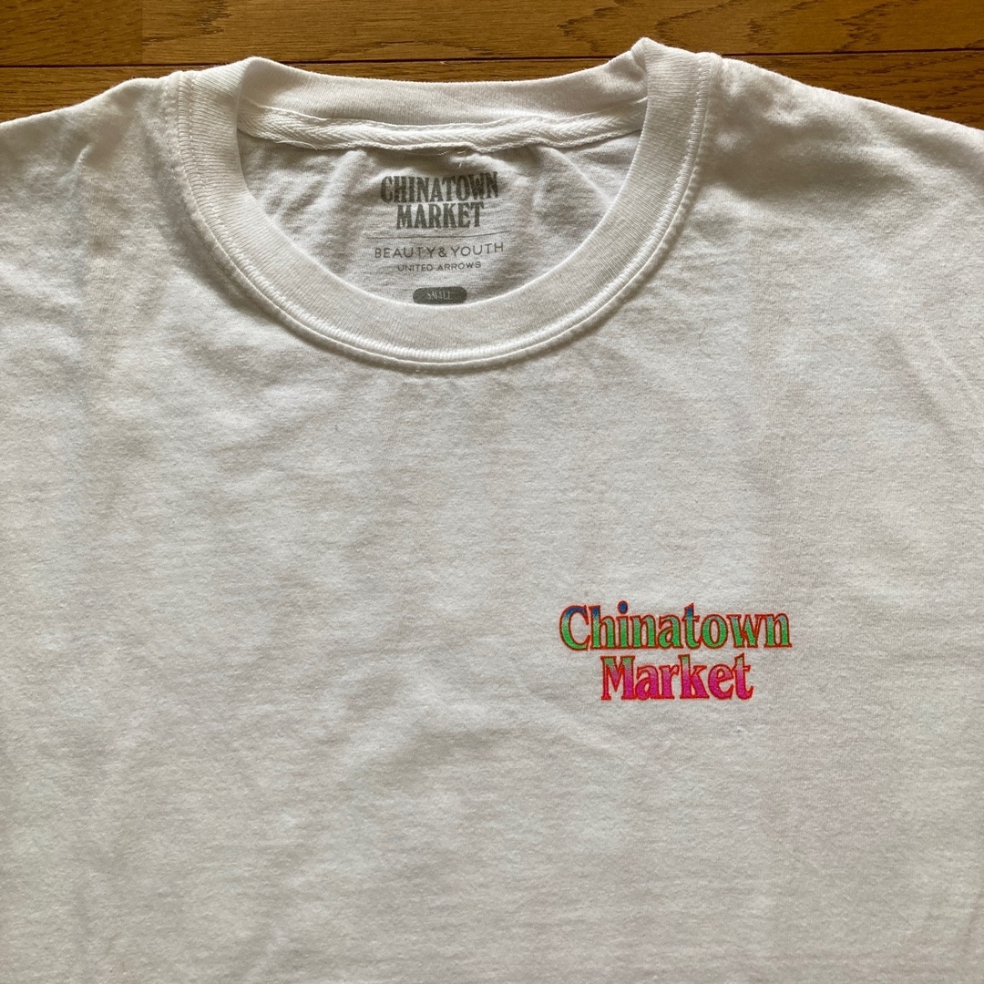 BEAUTY&YOUTH UNITED ARROWS(ビューティアンドユースユナイテッドアローズ)のチャイナタウンマーケット　Tシャツ メンズのトップス(Tシャツ/カットソー(半袖/袖なし))の商品写真