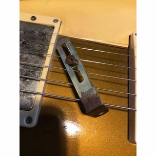 ギブソン(Gibson)の1972年製　Gibson レスポールカスタム　ピックガード取付けて金具(エレキギター)