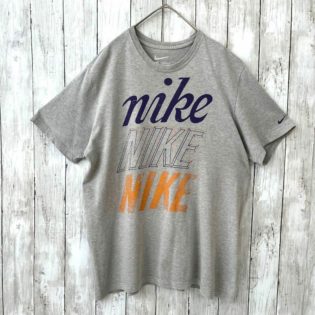 NIKE(ナイキ)のユニセックス古着NIKEナイキ　オーバーサイズ3段ロゴプリントTシャツ　Lグレー メンズのトップス(Tシャツ/カットソー(半袖/袖なし))の商品写真