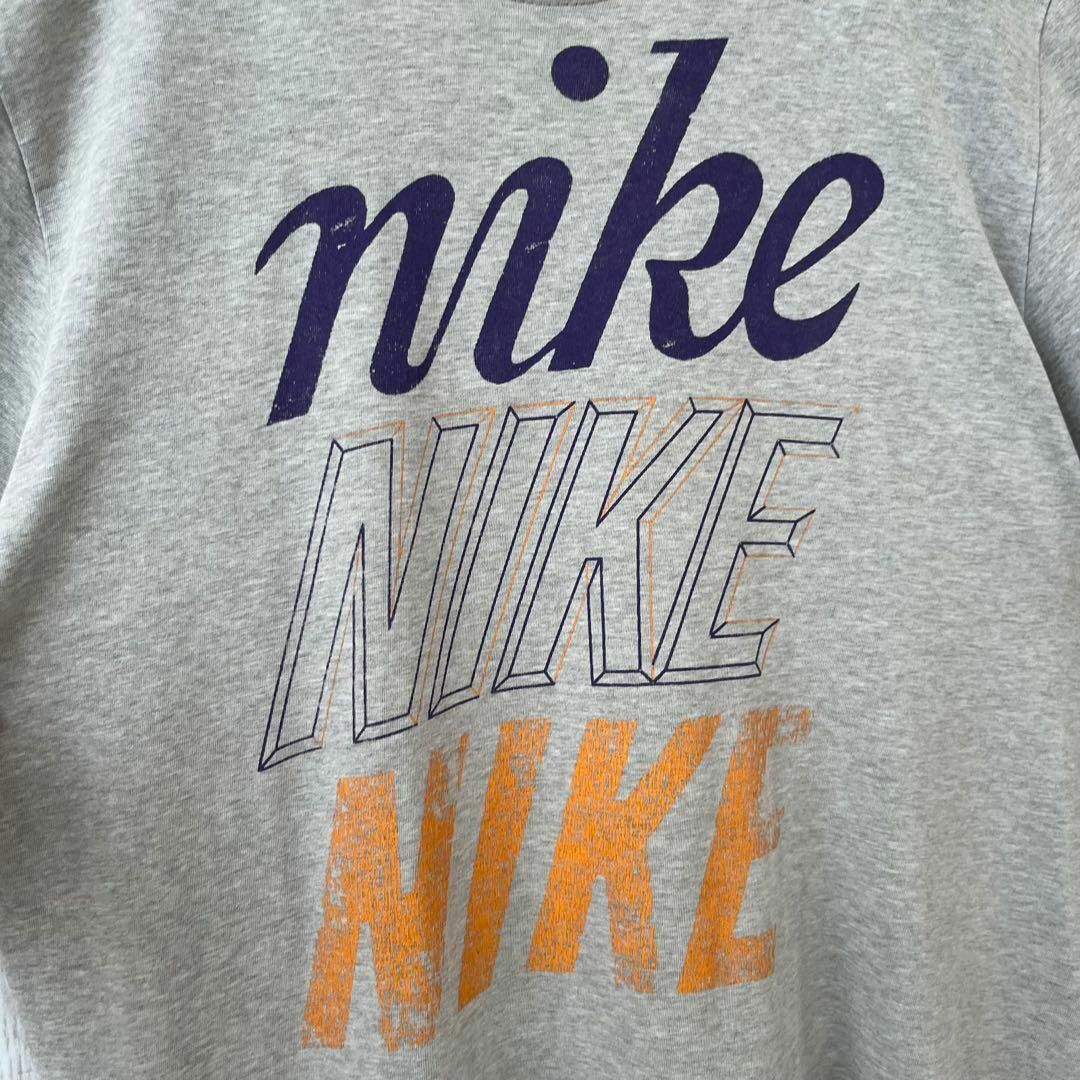 NIKE(ナイキ)のユニセックス古着NIKEナイキ　オーバーサイズ3段ロゴプリントTシャツ　Lグレー メンズのトップス(Tシャツ/カットソー(半袖/袖なし))の商品写真