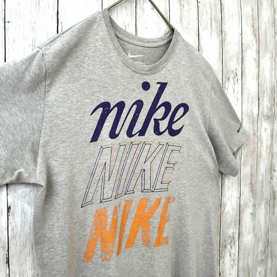 NIKE(ナイキ)のユニセックス古着NIKEナイキ　オーバーサイズ3段ロゴプリントTシャツ　Lグレー メンズのトップス(Tシャツ/カットソー(半袖/袖なし))の商品写真