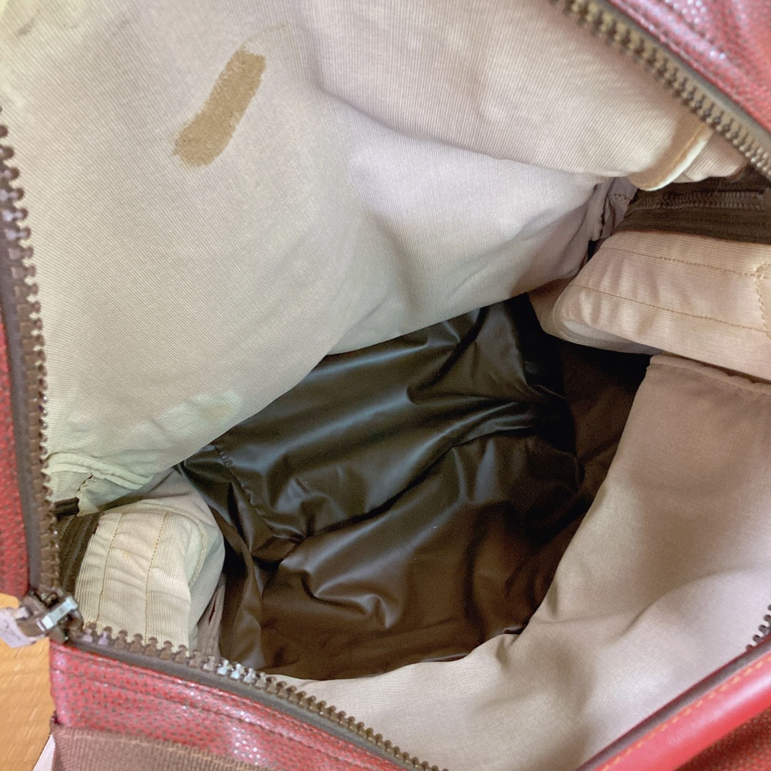 LOUIS VUITTON(ルイヴィトン)のルイヴィトンカップ　大容量 バックパック　ショルダーバッグ  スーツケース　赤 メンズのバッグ(バッグパック/リュック)の商品写真