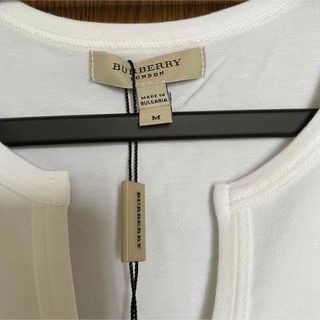 BURBERRY - 新品 バーバリー ロンT 白 Mの通販 by m.m's shop