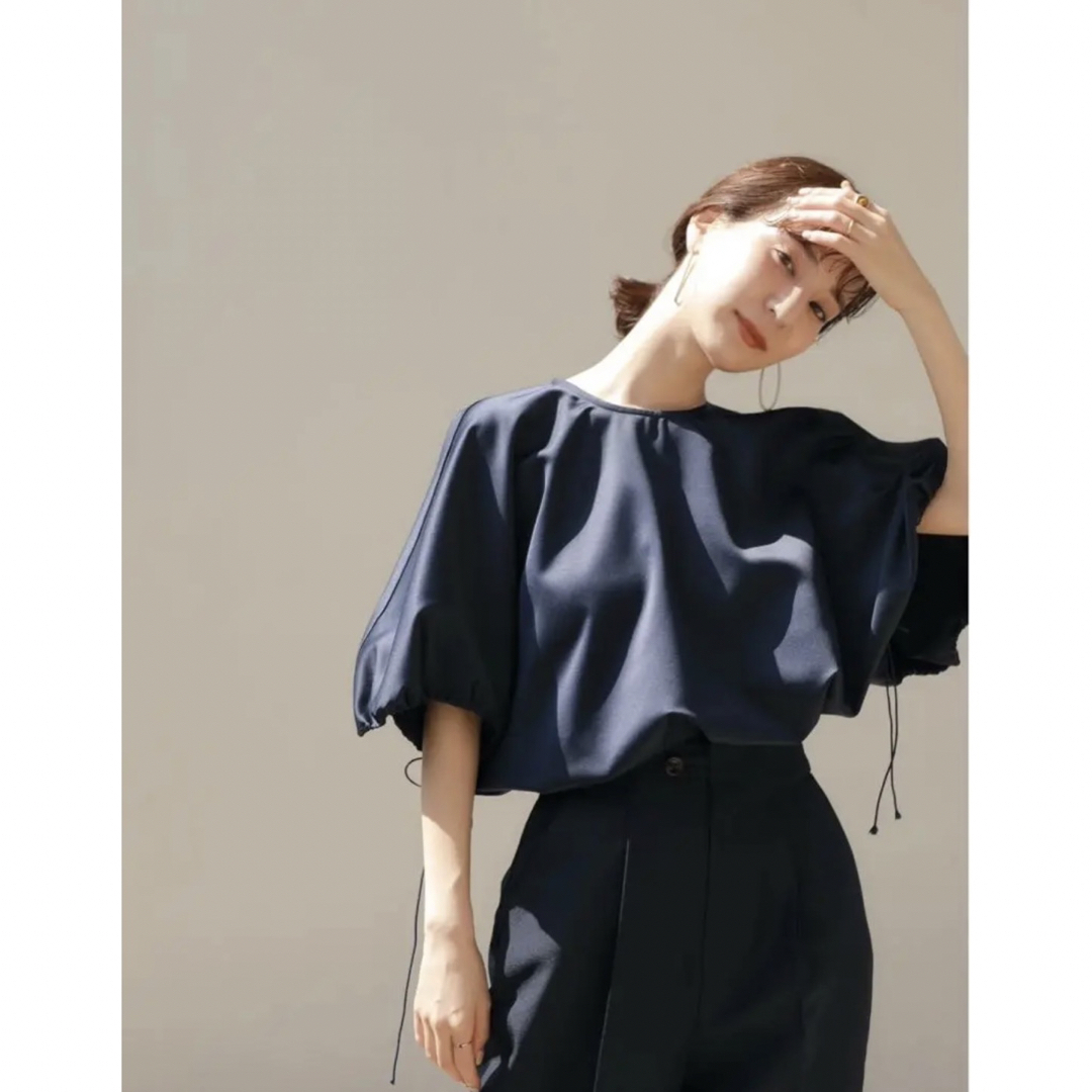louren satin gather sleeve blouseの通販 by Rin's shop|ラクマ satin gather sleeve blouse (ivory)