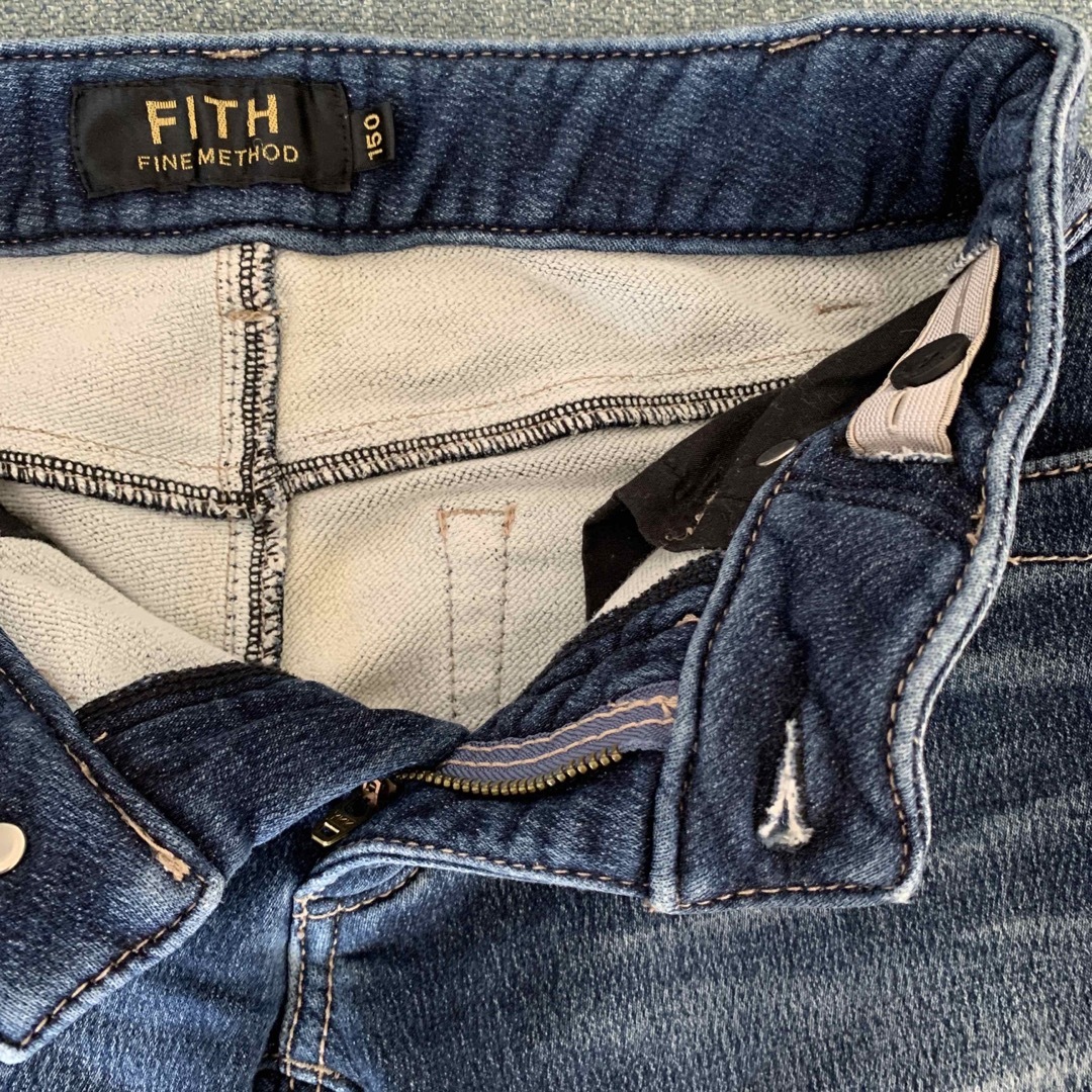 FITH(フィス)のFITH ジーンズ キッズ/ベビー/マタニティのキッズ服女の子用(90cm~)(パンツ/スパッツ)の商品写真