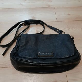 マークバイマークジェイコブス(MARC BY MARC JACOBS)のMARC BY MARC JACOBS ショルダーバッグ - 黒色 【中古】(ショルダーバッグ)