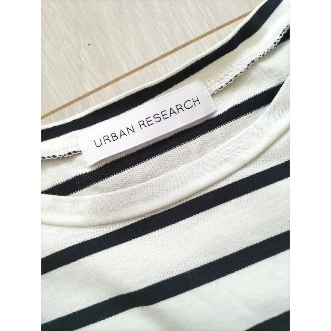 URBAN RESEARCH(アーバンリサーチ)のURBAN RESEARCH 袖フリルボーダーシャツ レディースのトップス(Tシャツ(半袖/袖なし))の商品写真