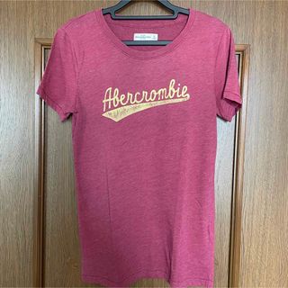 アバクロンビーアンドフィッチ(Abercrombie&Fitch)の新品　アバクロンビ　tシャツ  赤　M(Tシャツ(半袖/袖なし))