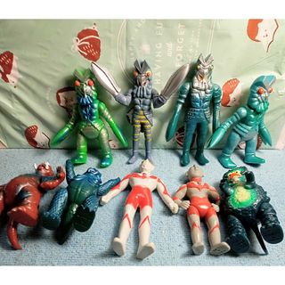 ブルマァク魂ウルトラマンシリーズ２体ウルトラ怪獣シリーズ7体バンダイソフビ人形