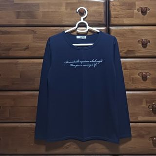 シマムラ(しまむら)の美品 カットソー Tシャツ 長袖 ネイビー ロゴ(Tシャツ(長袖/七分))