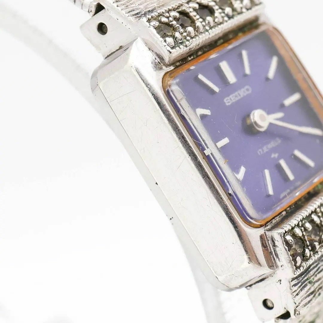 SEIKO(セイコー)の《希少》SEIKO 腕時計 手巻き パープル ストーンベゼル ヴィンテージ レディースのファッション小物(腕時計)の商品写真