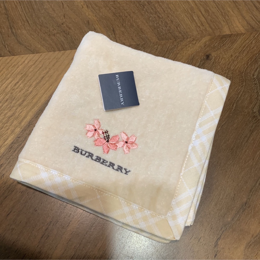 BURBERRY(バーバリー)のバーバリー　タオルハンカチ　⑥ レディースのファッション小物(ハンカチ)の商品写真