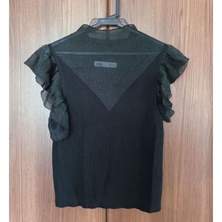 ザラ(ZARA)のトップス　【未使用品】(カットソー(半袖/袖なし))