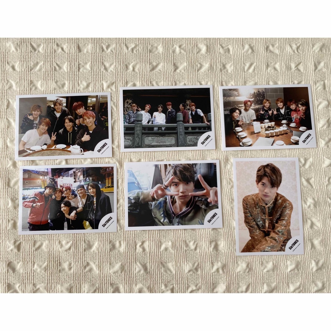 SixTONES(ストーンズ)のＳｉｘＴＯＮＥＳカレンダー　２０２０．４→２０２１．３　公式写真 インテリア/住まい/日用品の文房具(カレンダー/スケジュール)の商品写真