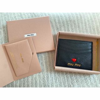 ミュウミュウ 名刺入れ(ブラック/黒色系)の通販 82点 | miumiuを買う