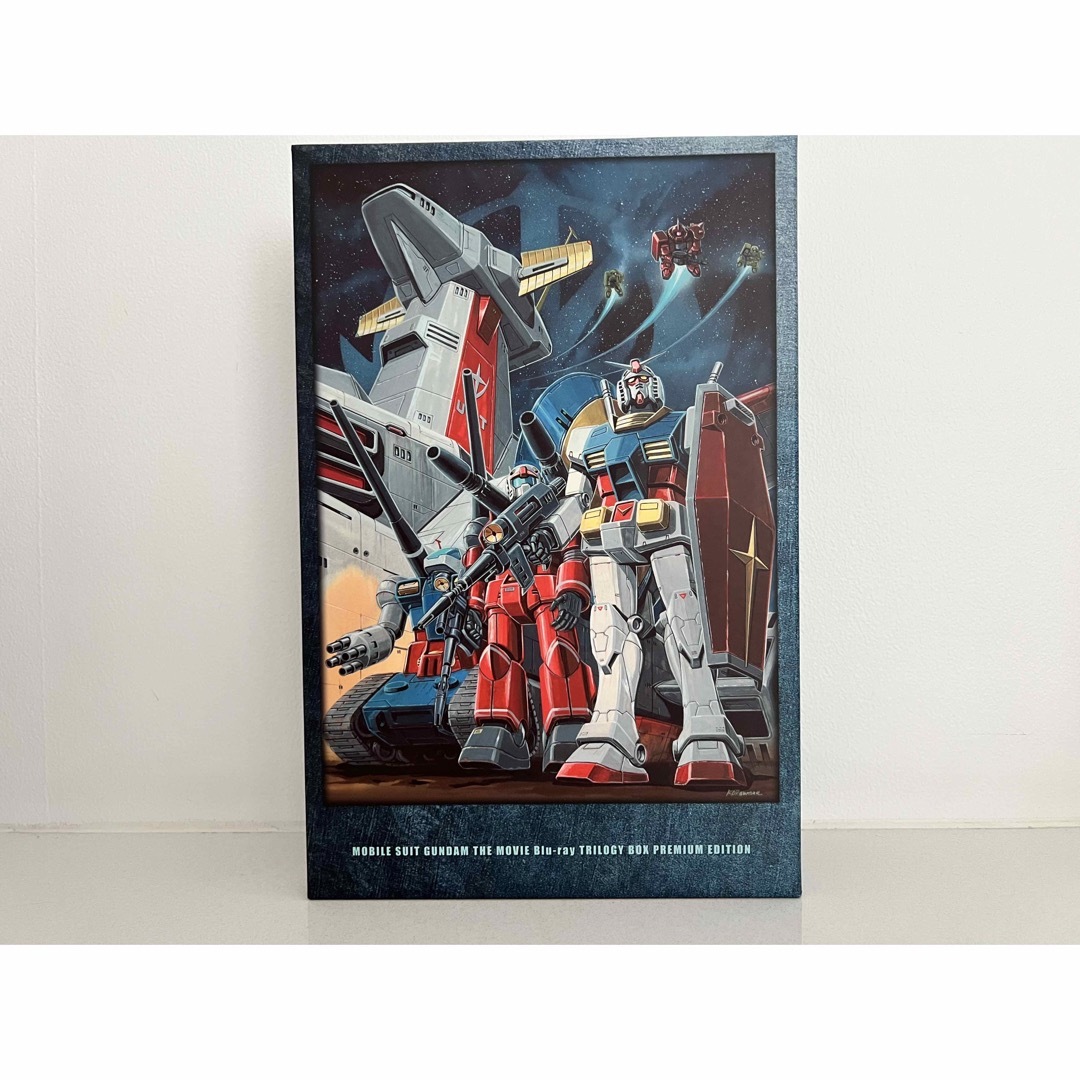 BANDAI(バンダイ)の【中古】機動戦士ガンダムBlu-rayトリロジーボックスプレミアムエディション エンタメ/ホビーのDVD/ブルーレイ(アニメ)の商品写真