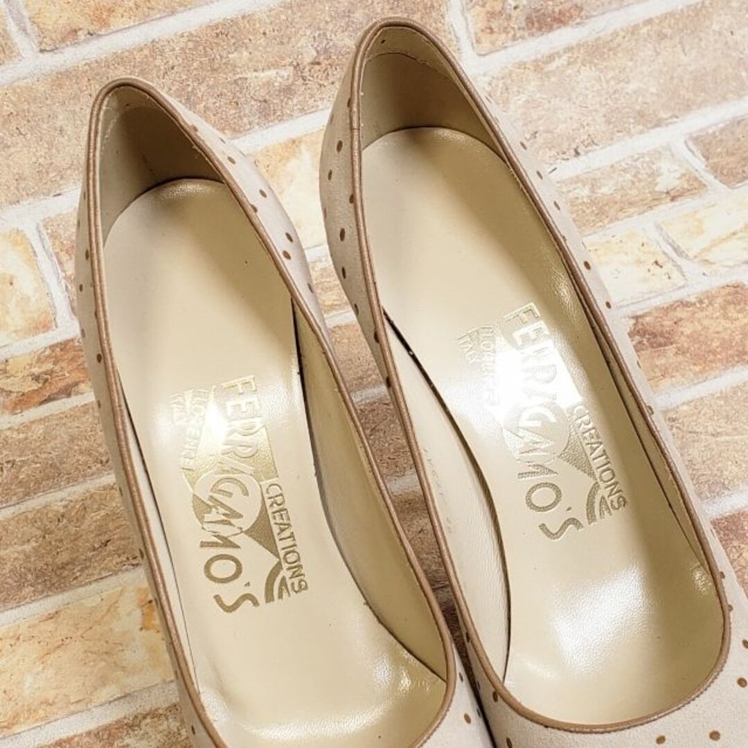 Salvatore Ferragamo - 未使用 フェラガモ ☆ 限定 スエード Salvatore Ferragamo - 未使用 フェラガモ ☆ 限定 スエード