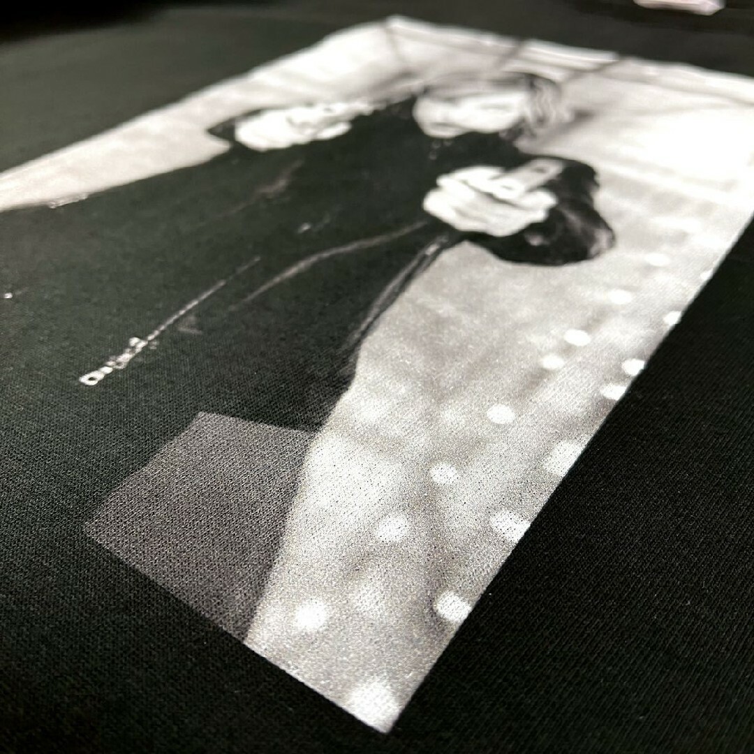 新品 バイオハザード アリス 2丁拳銃 射撃 ミラジョヴォビッチ 映画 Tシャツ メンズのトップス(Tシャツ/カットソー(半袖/袖なし))の商品写真