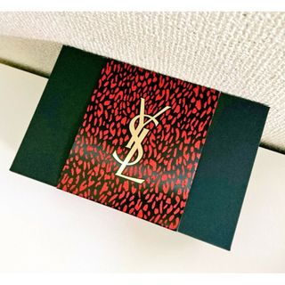 イヴサンローランボーテ(Yves Saint Laurent Beaute)のノエル限定ボックス(ラッピング/包装)