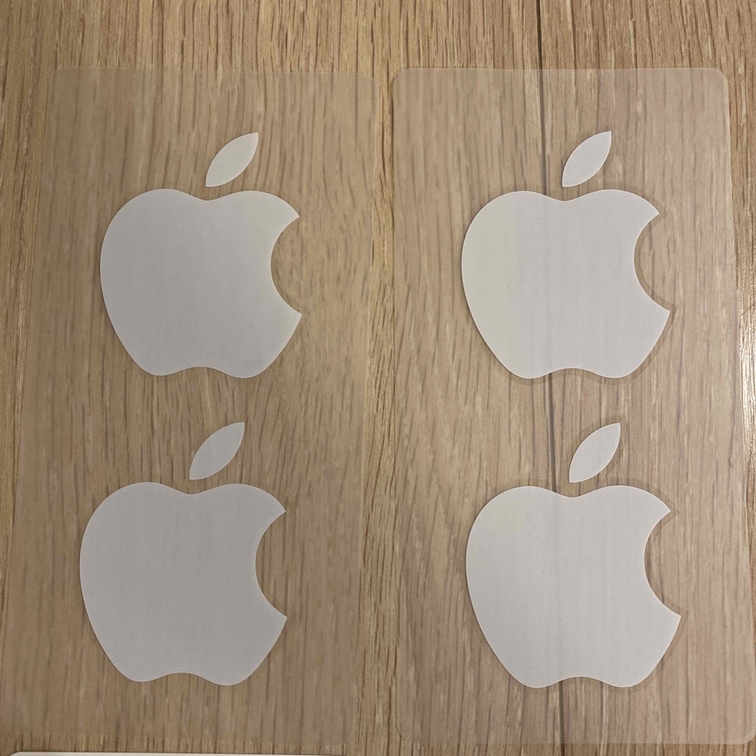 Apple(アップル)のAppleシール×2 & simピン×2セット エンタメ/ホビーのコレクション(ノベルティグッズ)の商品写真