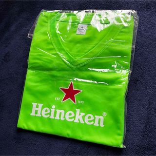 ⭐︎Heineken；【新品】VネックTシャツ（半袖）Size L (Tシャツ/カットソー(半袖/袖なし))