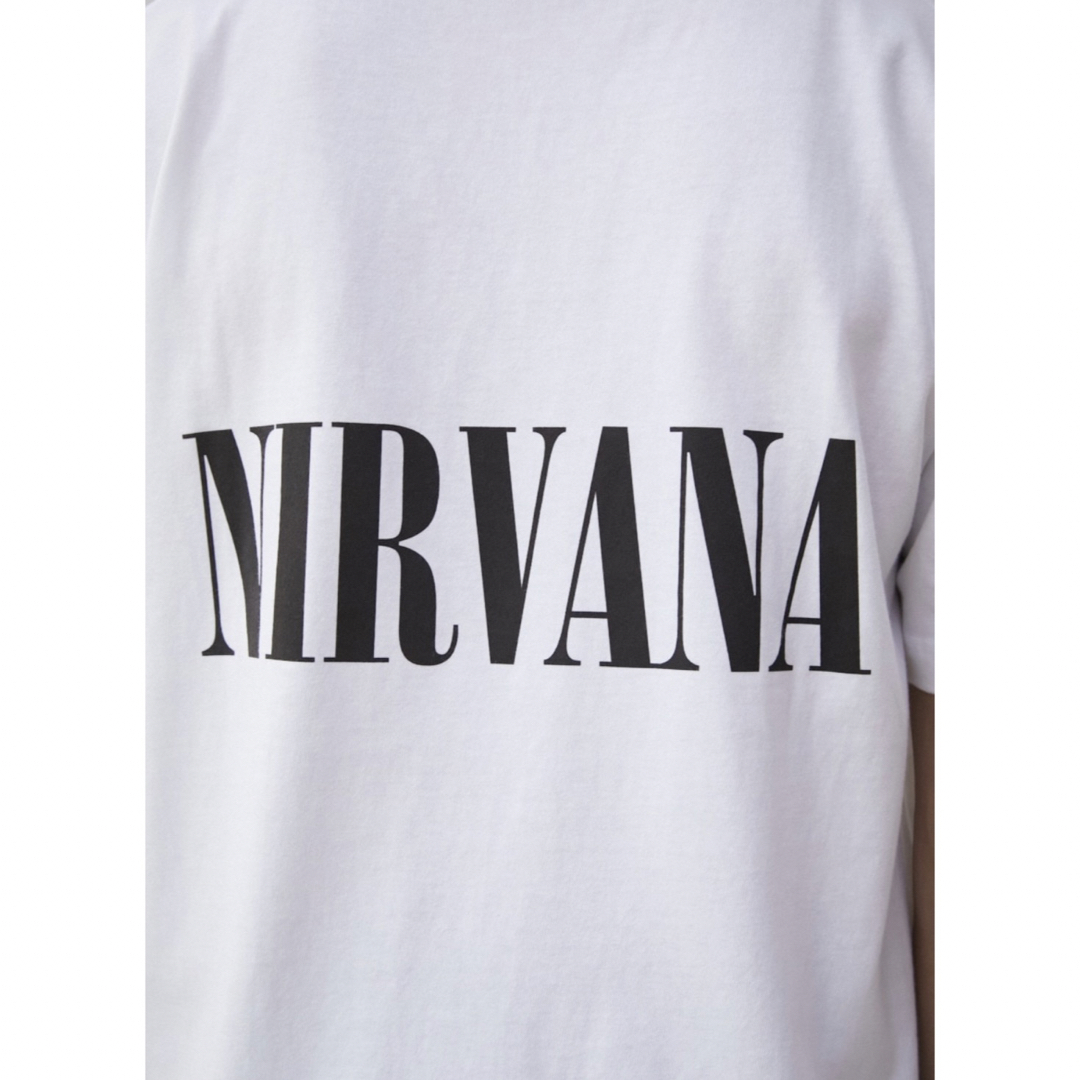 AZUL by moussy(アズールバイマウジー)のNIRVANA Tシャツ　カードコバーン　AZUL 別注　ニルバーナ　新品　白 メンズのトップス(Tシャツ/カットソー(半袖/袖なし))の商品写真