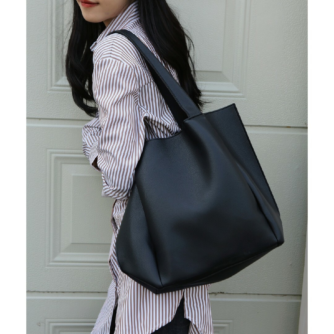 【美品】LA VORAGINE トートバッグ フェイクレザー ブラック メンズのバッグ(トートバッグ)の商品写真