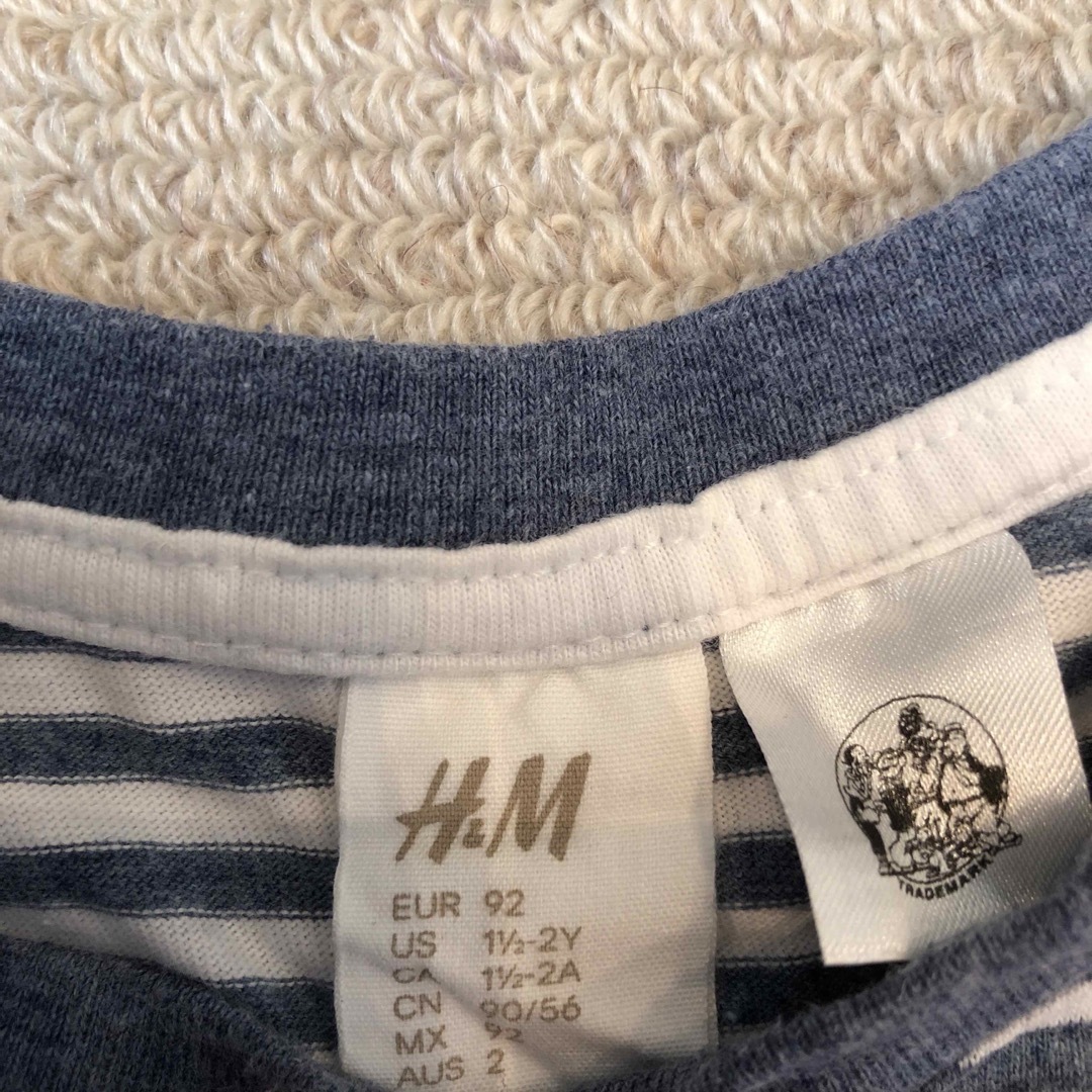 H&M(エイチアンドエム)のTシャツ90 2枚セット⭐︎H&M キッズ/ベビー/マタニティのキッズ服男の子用(90cm~)(Tシャツ/カットソー)の商品写真