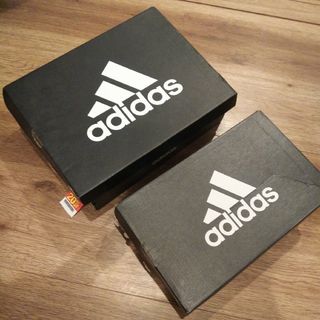 アディダス(adidas)のadidas 靴 空箱 タグ付き　商談中です。(その他)