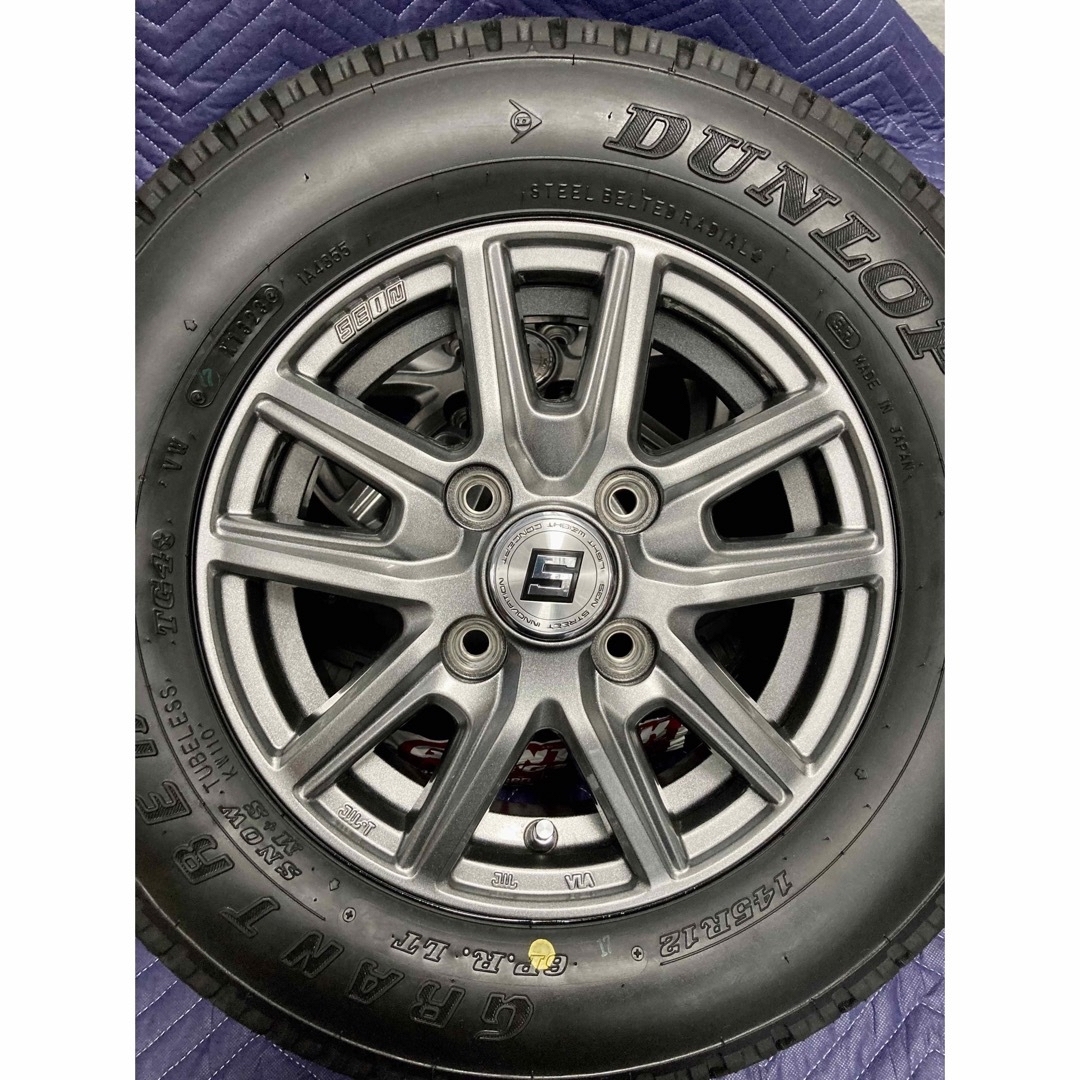 51軽トラ箱バン用145R126PR新品タイヤ4本と中古美品ホイールとナット付