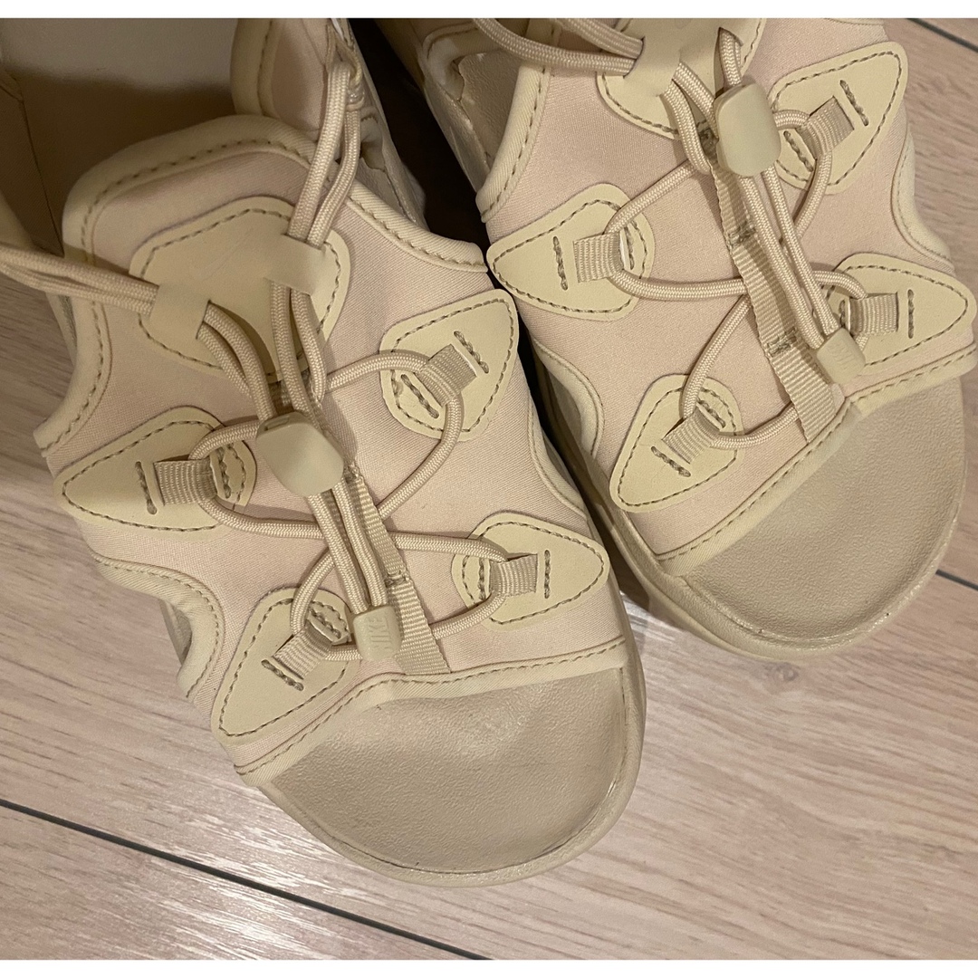 NIKE(ナイキ)の[美品]NIKEエアマックスココ　サンドドリフト　25cm レディースの靴/シューズ(サンダル)の商品写真