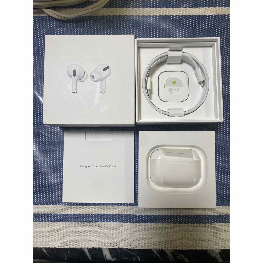 Apple AirPods Pro MWP22J/A アップル スマホ/家電/カメラのオーディオ機器(ヘッドフォン/イヤフォン)の商品写真