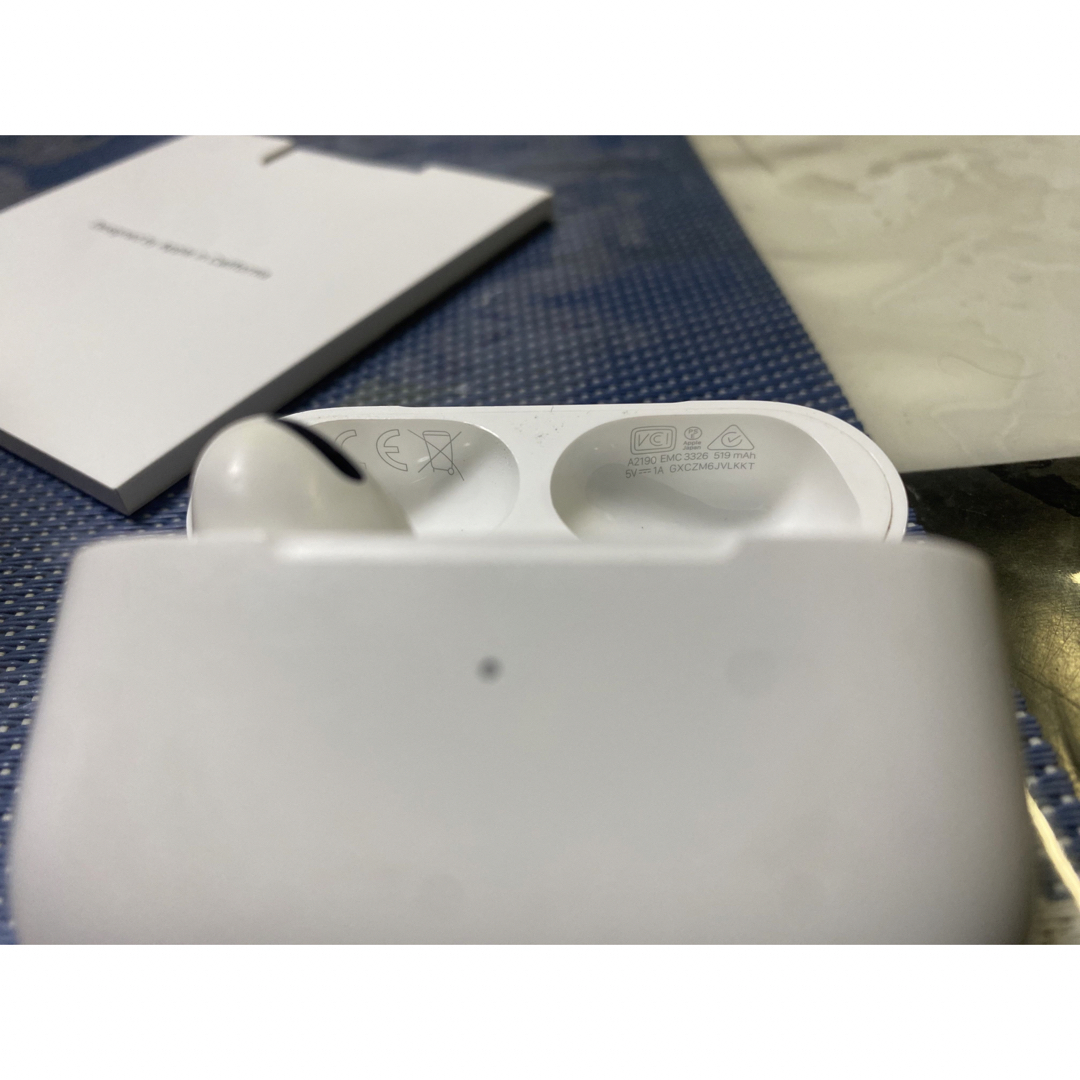 Apple AirPods Pro MWP22J/A アップル スマホ/家電/カメラのオーディオ機器(ヘッドフォン/イヤフォン)の商品写真