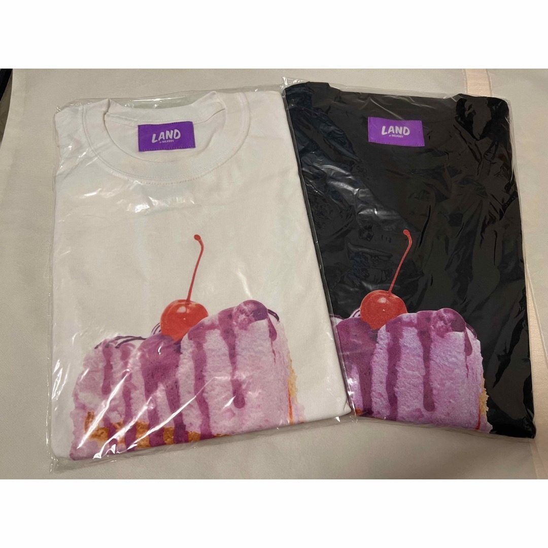 MILKBOY(ミルクボーイ)のMILKBOY×佐藤すみれ コラボSWEET SUMIRE CAKE Tシャツ メンズのトップス(Tシャツ/カットソー(半袖/袖なし))の商品写真