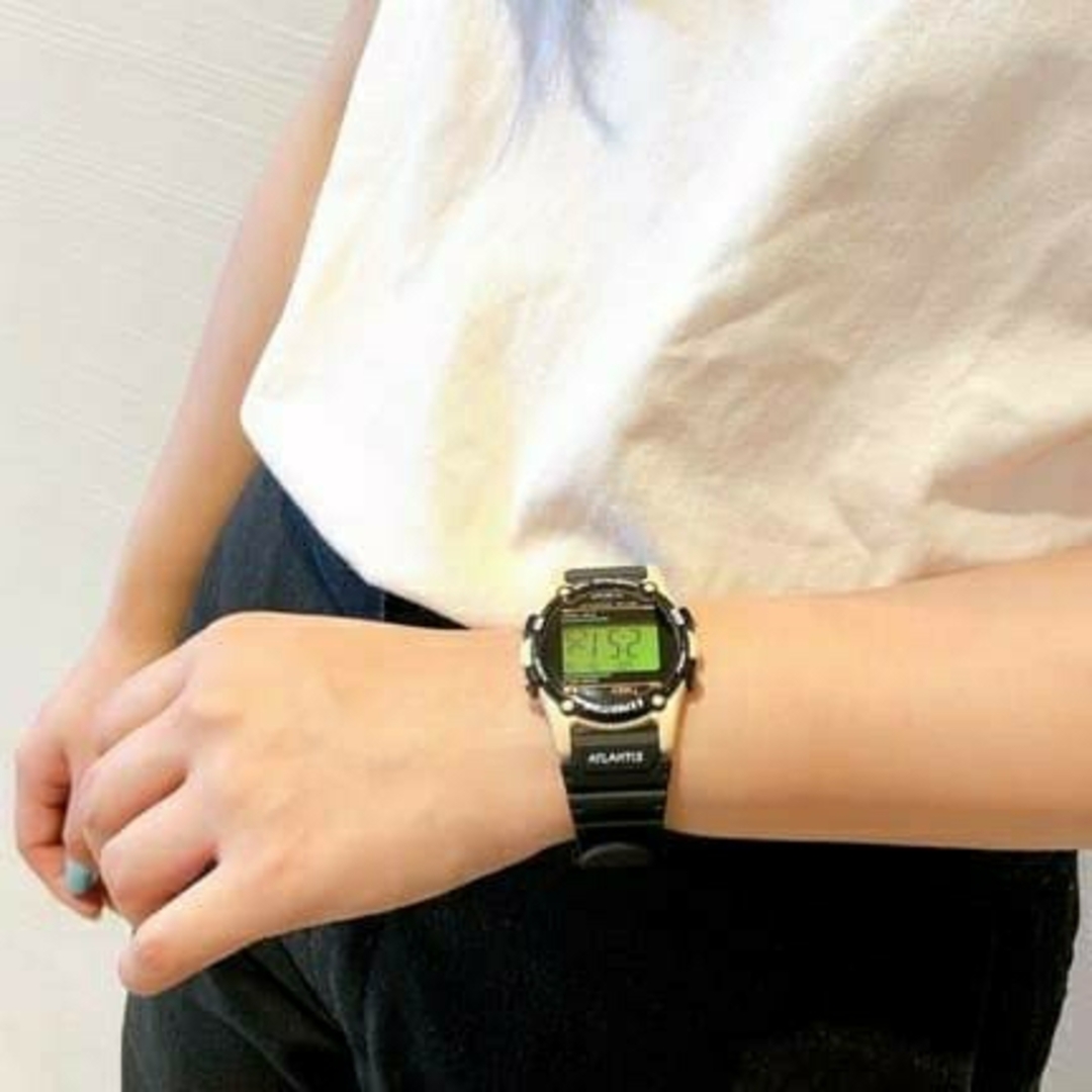 TIMEX 腕時計 アトランティス100 TW2U31100 10気圧防水 メンズの時計(腕時計(デジタル))の商品写真
