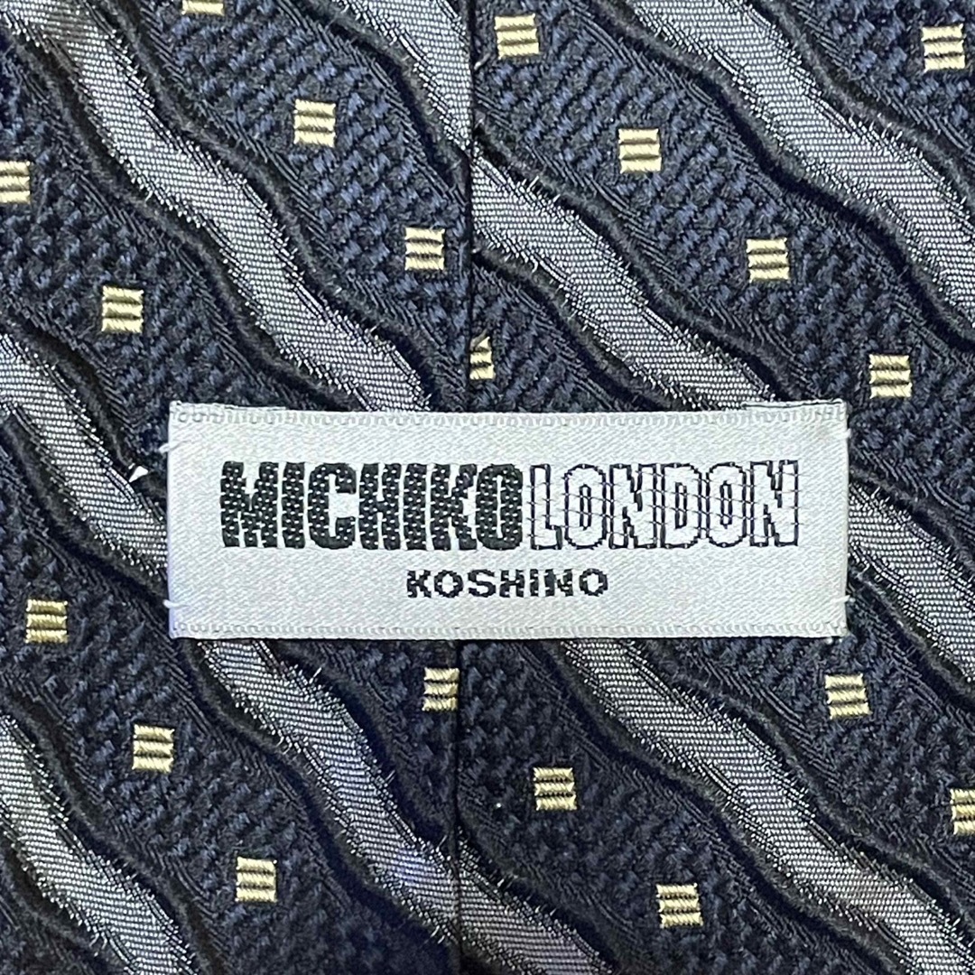 MICHIKO LONDON(ミチコロンドン)のMICHIKO LONDON ネクタイ 黒　シルク100%  USED美品 メンズのファッション小物(ネクタイ)の商品写真