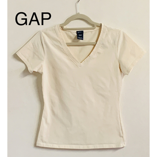 ギャップ(GAP)の【美品】GAP  Tシャツ  ミニT  チビT  Vネック  ショート丈(Tシャツ(半袖/袖なし))