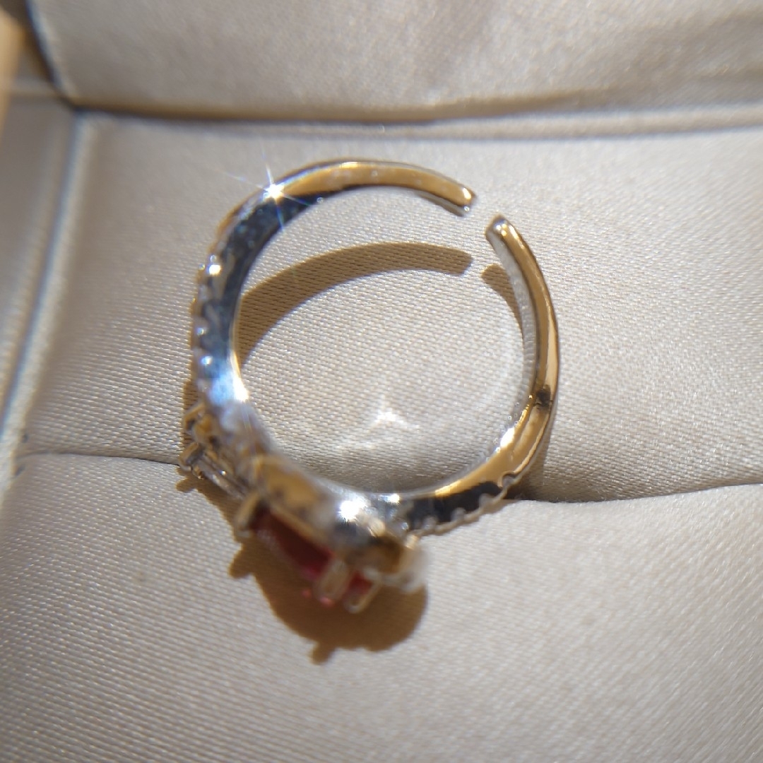 982 高級 sona ダイヤモンド ルビー 人工石 リング ドロップ レディースのアクセサリー(リング(指輪))の商品写真