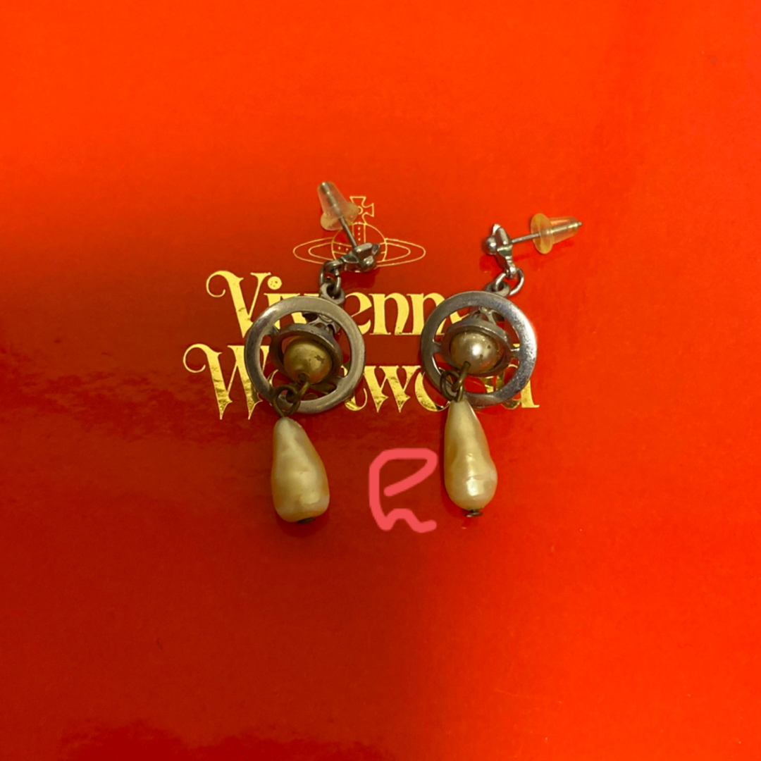 Vivienne Westwood(ヴィヴィアンウエストウッド)のヴィヴィアン ドロップ パール ピアス  バロックパール レディースのアクセサリー(ピアス)の商品写真