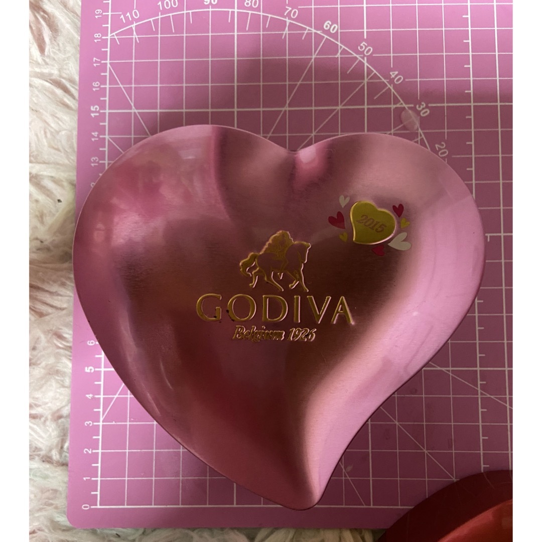 GODIVA 缶 インテリア/住まい/日用品のキッチン/食器(容器)の商品写真