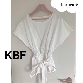 ケービーエフ(KBF)のセール✨【KBF ケービーエフ】リボン　ウエスト　プルオーバー　ブラウス(シャツ/ブラウス(半袖/袖なし))